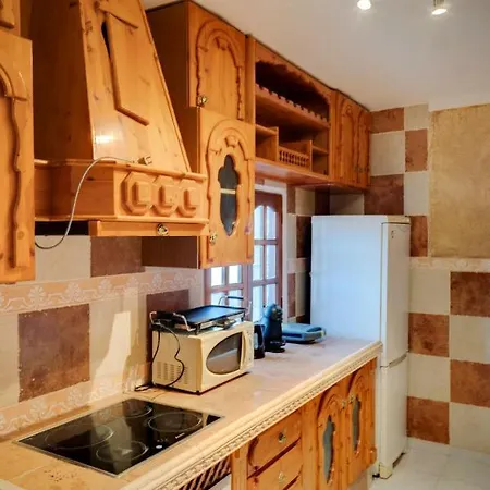 3 Bedrooms House With Sauna Enclosed Garden And Wifi At 4 Km Away From The Beach Prázdninový dům *
