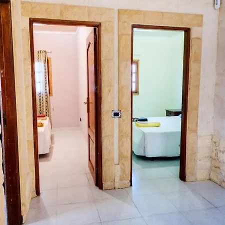 Prázdninový dům 3 Bedrooms House With Sauna Enclosed Garden And Wifi At 4 Km Away From The Beach La Oliva