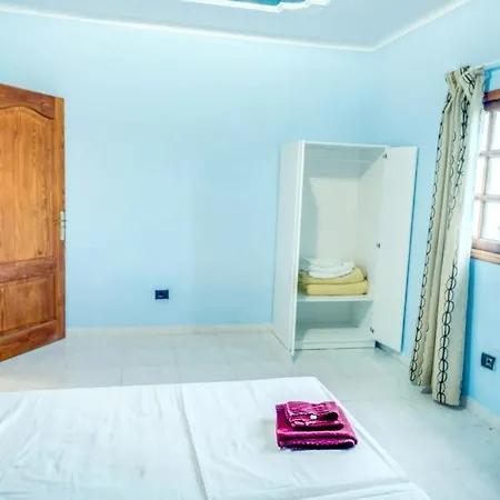 3 Bedrooms House With Sauna Enclosed Garden And Wifi At 4 Km Away From The Beach *