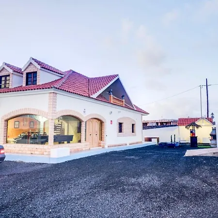 3 Bedrooms House With Sauna Enclosed Garden And Wifi At 4 Km Away From The Beach 拉·奥利瓦