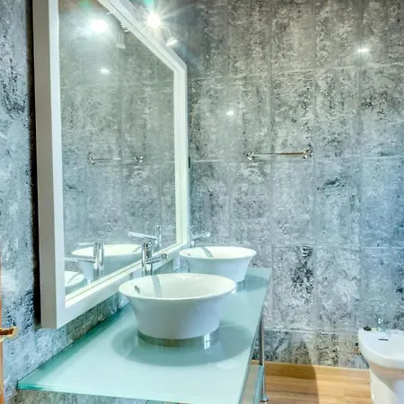 3 Bedrooms House With Sauna Enclosed Garden And Wifi At 4 Km Away From The Beach 度假居 *