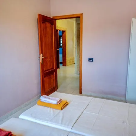 3 Bedrooms House With Sauna Enclosed Garden And Wifi At 4 Km Away From The Beach 拉·奥利瓦
