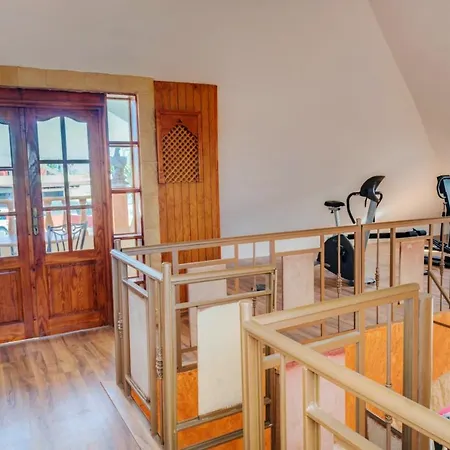 3 Bedrooms House With Sauna Enclosed Garden And Wifi At 4 Km Away From The Beach 度假居 *