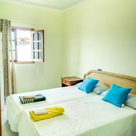 3 Bedrooms House With Sauna Enclosed Garden And Wifi At 4 Km Away From The Beach * 拉·奥利瓦